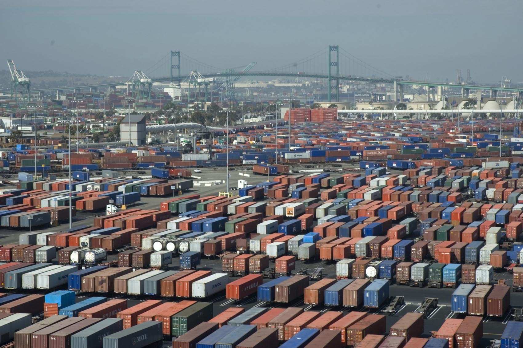 APL Terminal in Port of L.A./Long Beach